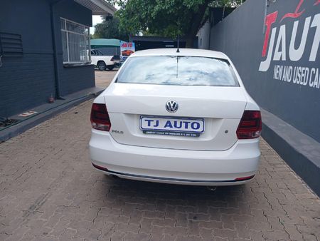 2018-Volkswagen-Polo-GP-16-Trendline_5
