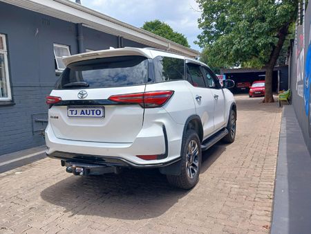 2023-Toyota-Fortuner-24-GD-6-Raised-Body_3