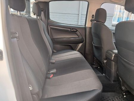 2013-Isuzu-KB-250-Double-Cab-LE_11