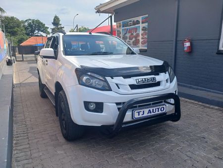 2013-Isuzu-KB-250-Double-Cab-LE_3