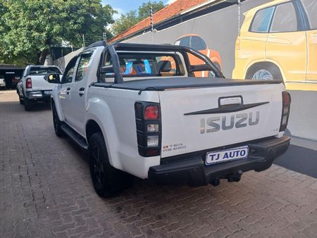 2013-Isuzu-KB-250-Double-Cab-LE_6
