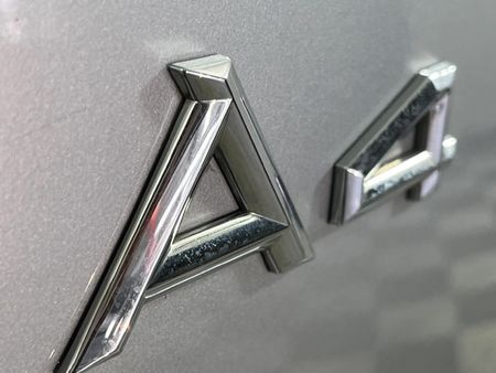 2000-Audi-A4-18_11