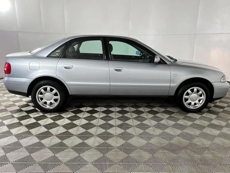 2000-Audi-A4-18_14