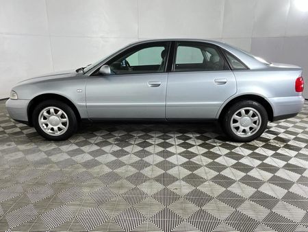 2000-Audi-A4-18_16
