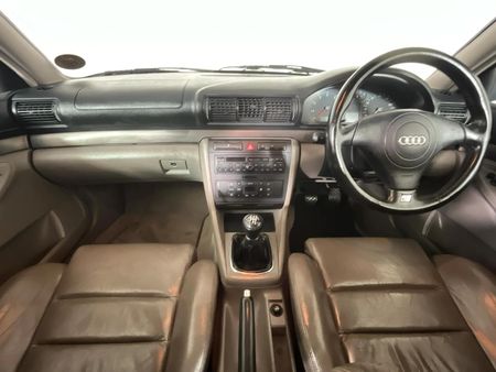 2000-Audi-A4-18_1