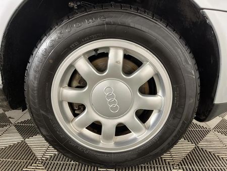 2000-Audi-A4-18_4