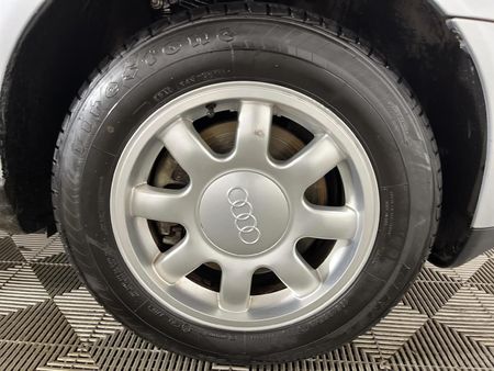 2000-Audi-A4-18_5