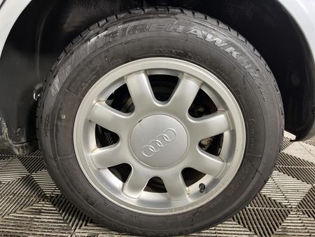 2000-Audi-A4-18_6