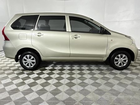 2013-Toyota-Avanza-15-TX_13