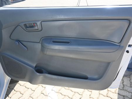 2010-Toyota-Hilux-20-VVTi-Single-Cab_4