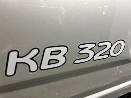 2000-Isuzu-KB-320-LX-4x2-Double-Cab_11