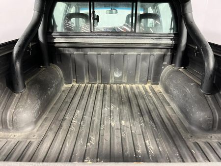 2000-Isuzu-KB-320-LX-4x2-Double-Cab_12