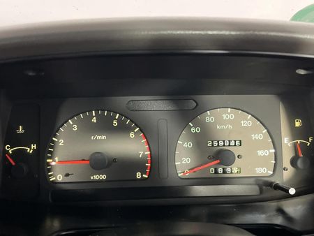 2000-Isuzu-KB-320-LX-4x2-Double-Cab_2