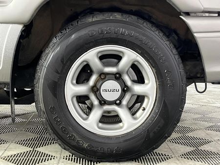 2000-Isuzu-KB-320-LX-4x2-Double-Cab_5