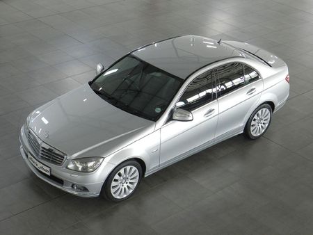2009-Mercedes-Benz-C-Class-C-280-Elegance-Auto_2