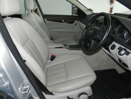 2009-Mercedes-Benz-C-Class-C-280-Elegance-Auto_6