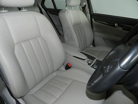 2009-Mercedes-Benz-C-Class-C-280-Elegance-Auto_7