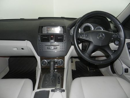2009-Mercedes-Benz-C-Class-C-280-Elegance-Auto_8
