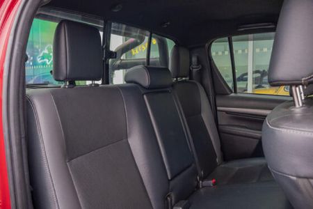 2022-Toyota-Hilux-28-GD-6-Raised-Body-Legend-Auto-Double-Cab_11