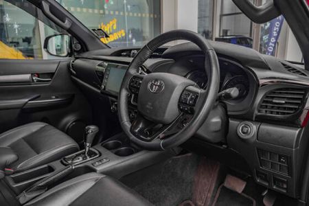 2022-Toyota-Hilux-28-GD-6-Raised-Body-Legend-Auto-Double-Cab_13