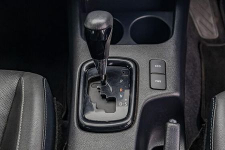 2022-Toyota-Hilux-28-GD-6-Raised-Body-Legend-Auto-Double-Cab_18