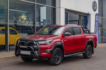 2022-Toyota-Hilux-28-GD-6-Raised-Body-Legend-Auto-Double-Cab_2