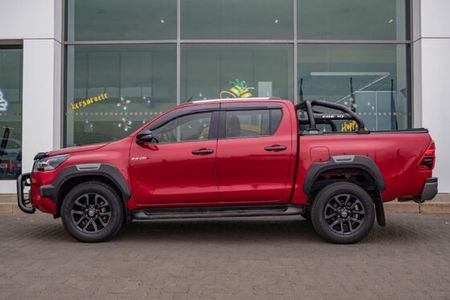 2022-Toyota-Hilux-28-GD-6-Raised-Body-Legend-Auto-Double-Cab_3