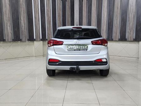 2020-Hyundai-i20-12-Motion_4