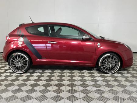 2014-Alfa-Romeo-MiTo-14T-Multiair-Quadrifoglio-Verde-Sport_10