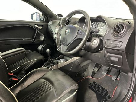 2014-Alfa-Romeo-MiTo-14T-Multiair-Quadrifoglio-Verde-Sport_7