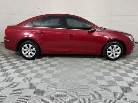 2015-Chevrolet-Cruze-14T-LS-Auto_9