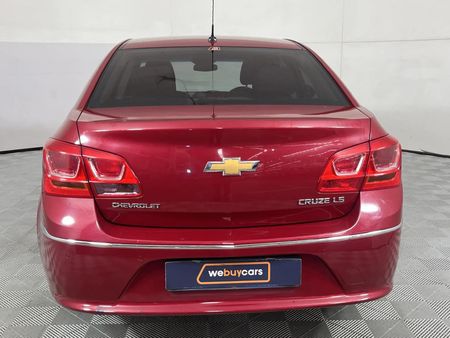 2015-Chevrolet-Cruze-14T-LS-Auto_10