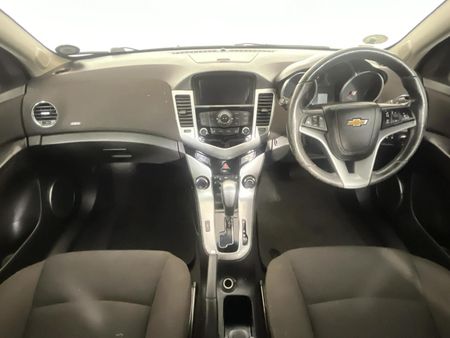 2015-Chevrolet-Cruze-14T-LS-Auto_1