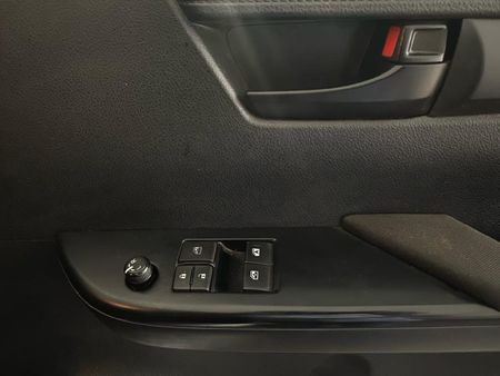 2017-Toyota-Hilux-24-GD-6-SRX-4x4-Single-Cab_10
