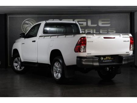 2017-Toyota-Hilux-24-GD-6-SRX-4x4-Single-Cab_2