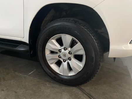 2017-Toyota-Hilux-24-GD-6-SRX-4x4-Single-Cab_4