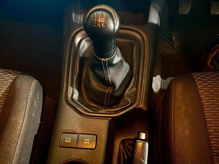 2017-Toyota-Hilux-24-GD-6-SRX-4x4-Single-Cab_8