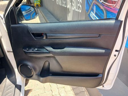 2016-Toyota-Hilux-24-GD-Single-Cab_9
