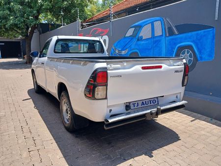2016-Toyota-Hilux-24-GD-Single-Cab_4