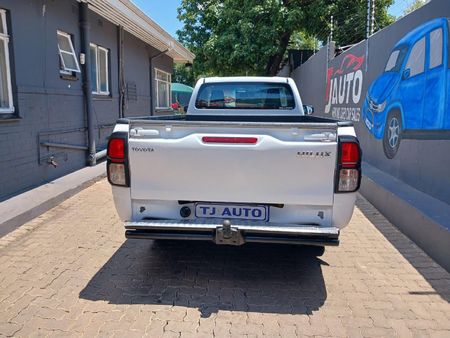 2016-Toyota-Hilux-24-GD-Single-Cab_5