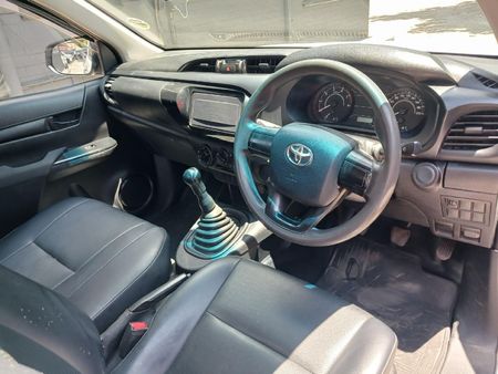 2016-Toyota-Hilux-24-GD-Single-Cab_6