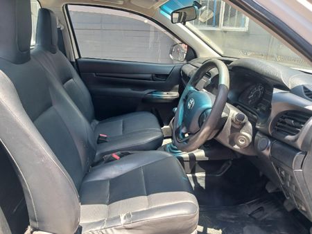 2016-Toyota-Hilux-24-GD-Single-Cab_8