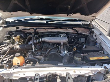 2013-Toyota-Hilux-25-D-4D-SRX-4x4-Double-Cab_11