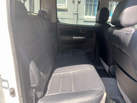 2013-Toyota-Hilux-25-D-4D-SRX-4x4-Double-Cab_4