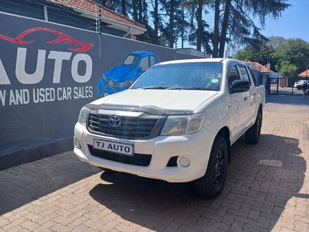 2013-Toyota-Hilux-25-D-4D-SRX-4x4-Double-Cab_8