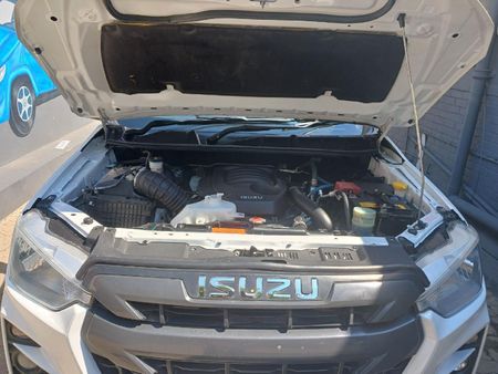 2023-Isuzu-D-Max-19-DDI-HR-X-Rider-4x4-Auto-Double-Cab_0