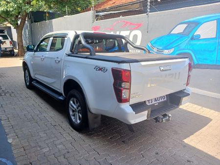 2023-Isuzu-D-Max-19-DDI-HR-X-Rider-4x4-Auto-Double-Cab_9