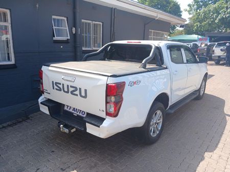 2023-Isuzu-D-Max-19-DDI-HR-X-Rider-4x4-Auto-Double-Cab_7