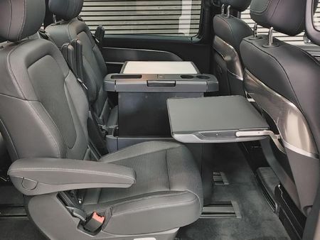 2025-Mercedes-Benz-V-Class-V300d-Exclusive_9