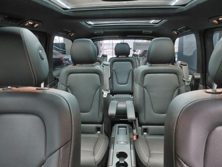 2025-Mercedes-Benz-V-Class-V300d-Exclusive_11